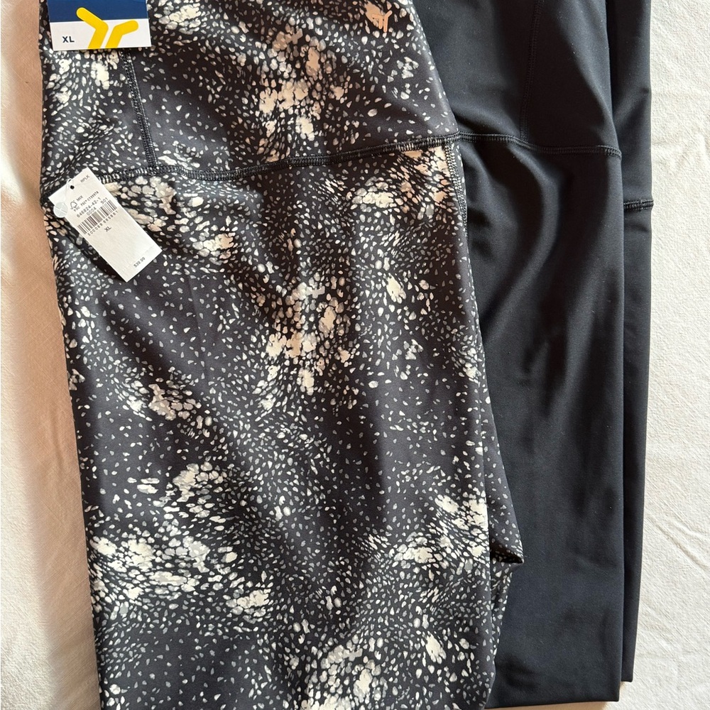 NWT Old Navy Powersoft Black&Cream Leggings/NWOT Black legging bundle Size XL - Picture 2 of 11